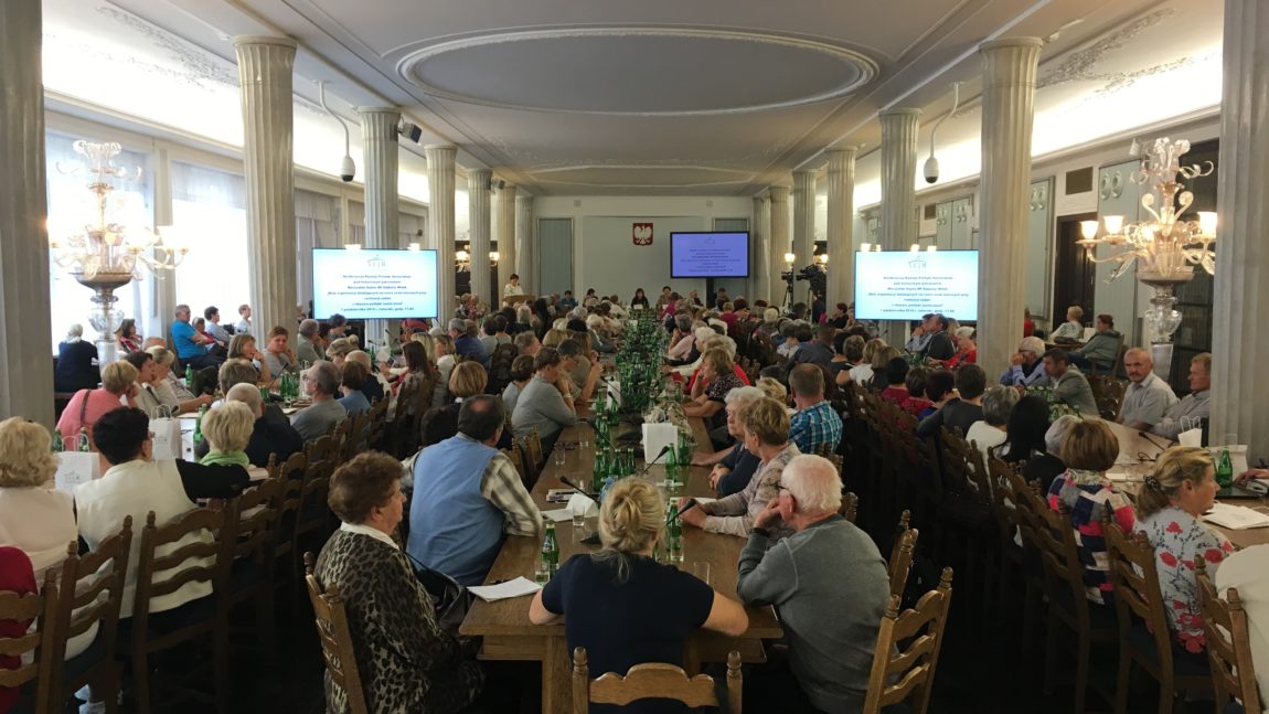 Konferencja pt. „Rola organizacji działających na rzecz osób starszych przy realizacji zadań z obszaru polityki senioralnej” w gmachu Sejmu.